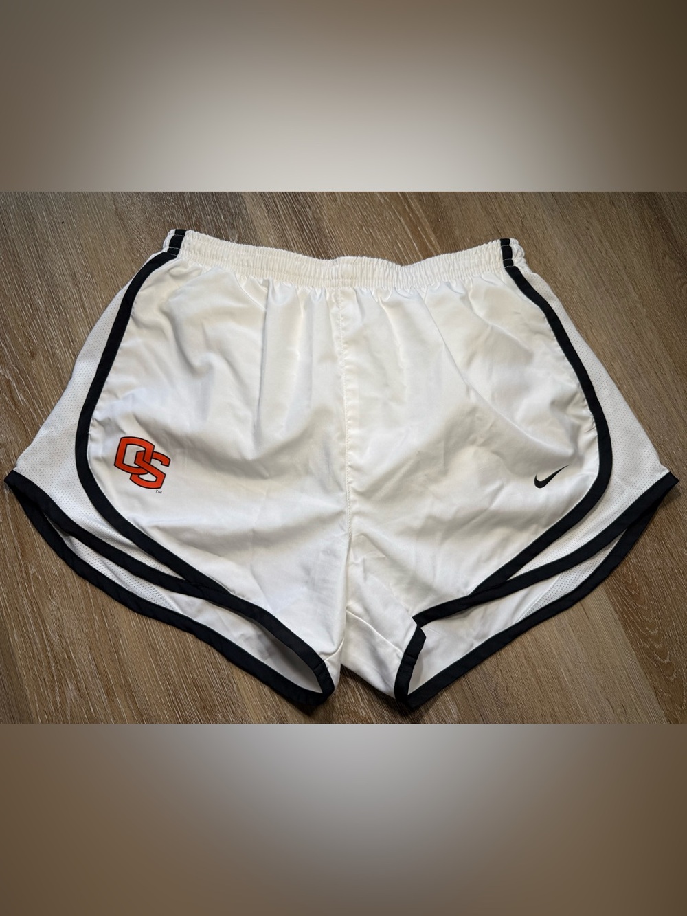 Vintage Nike 2011 Women’s Oregon State Dri Fit White Shorts Size Small